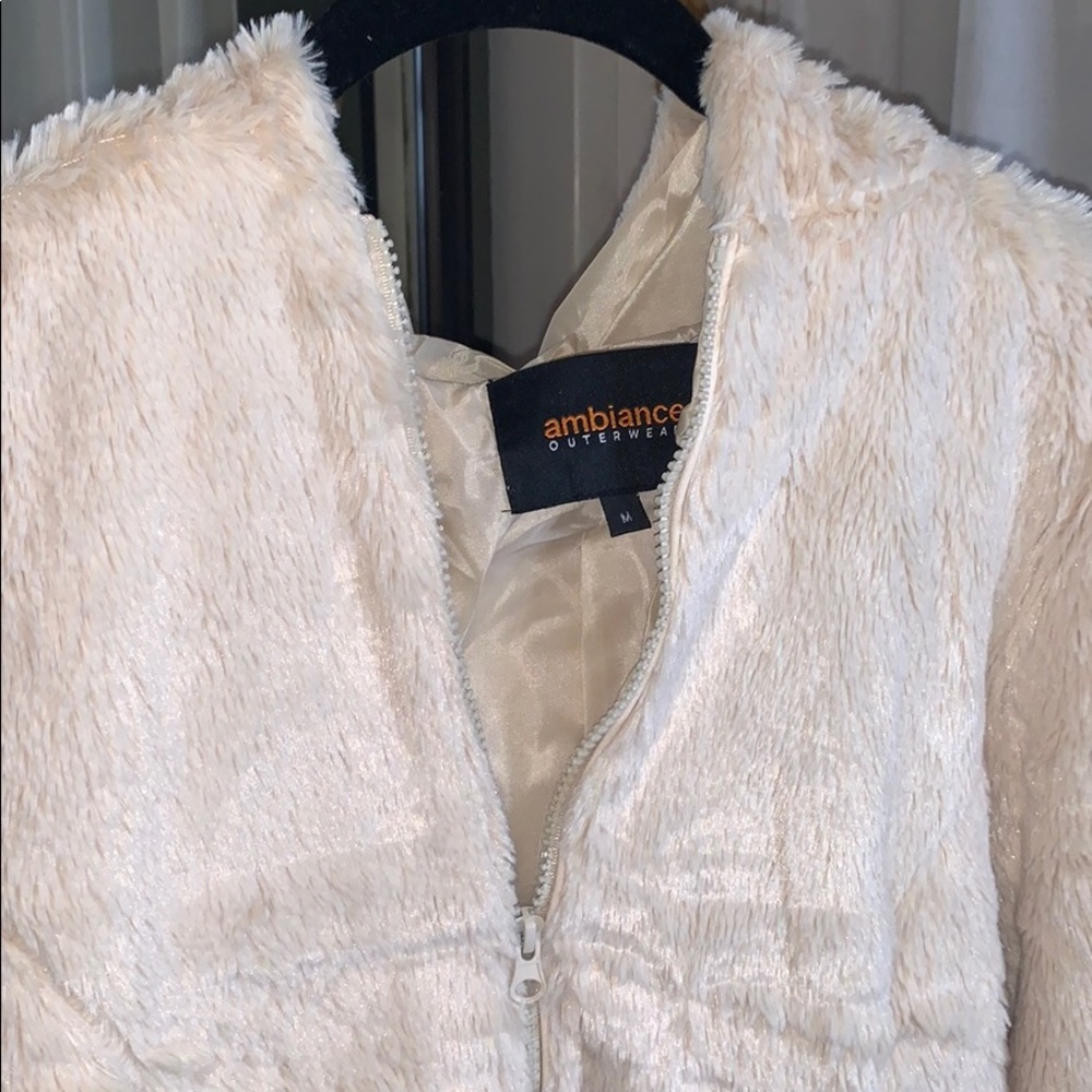 Fluffy jacket - Picture 2 of 4